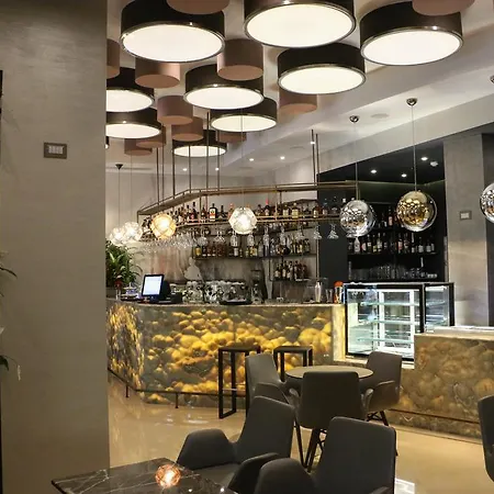 地拉那竞技场酒店 4* 地拉那