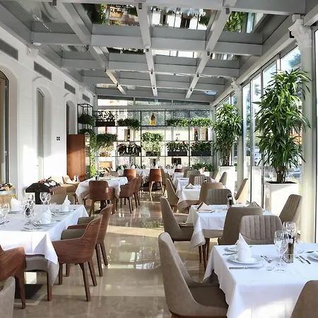 Colosseo Otel Tiran
