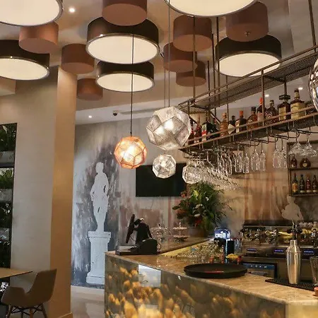 地拉那竞技场酒店 酒店 4*