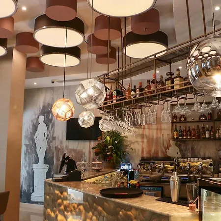 地拉那竞技场酒店 4* 地拉那