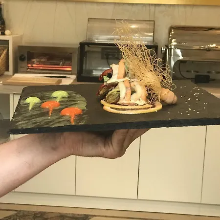 地拉那竞技场酒店