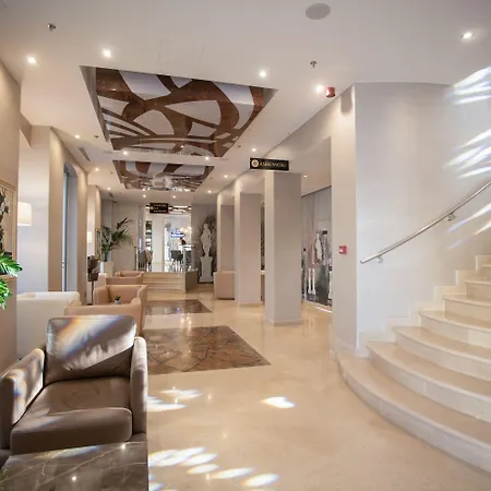 地拉那竞技场酒店 酒店 4*