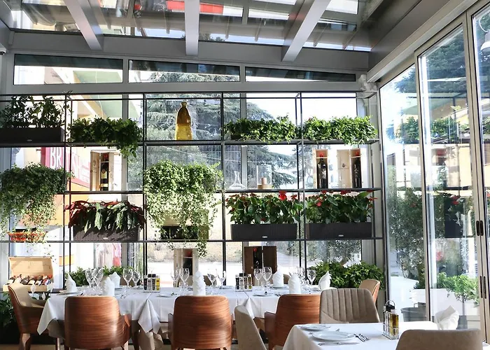 Colosseo מלון טיראנה